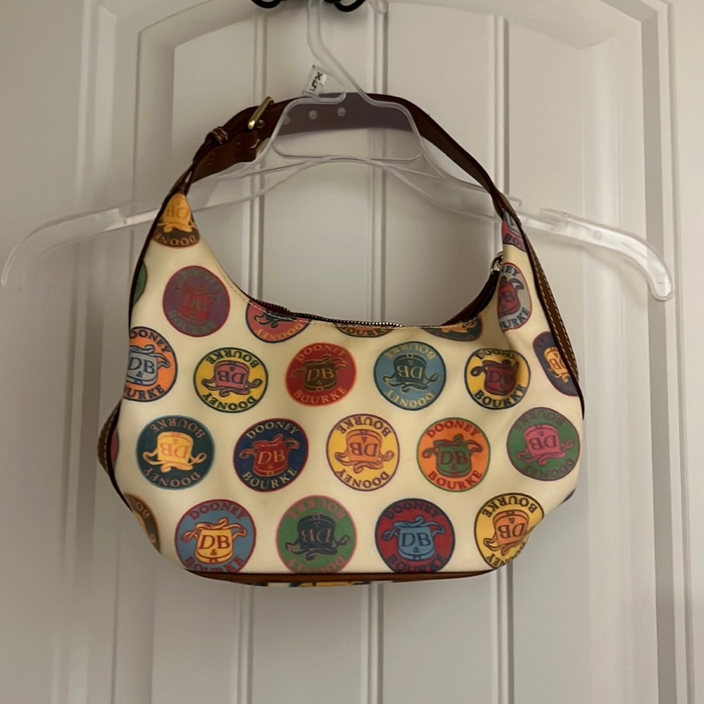 Small Dooney & Bourke purse